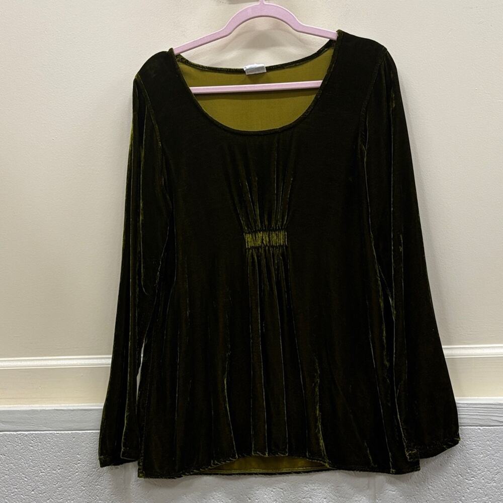 CMC women’s medium Elegant Green Velvet Women's long sleeve ruched top